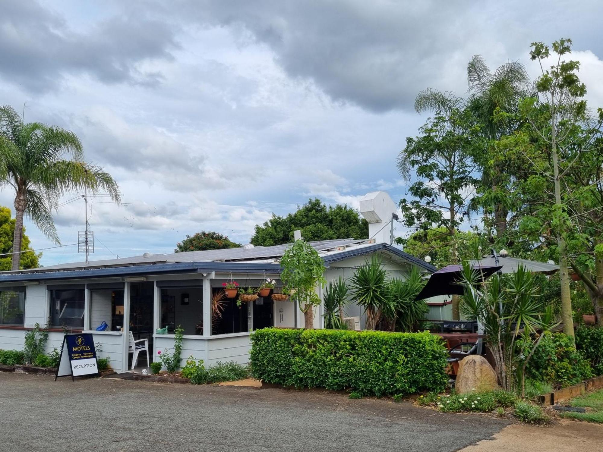 Y Motels Yarraman ภายนอก รูปภาพ