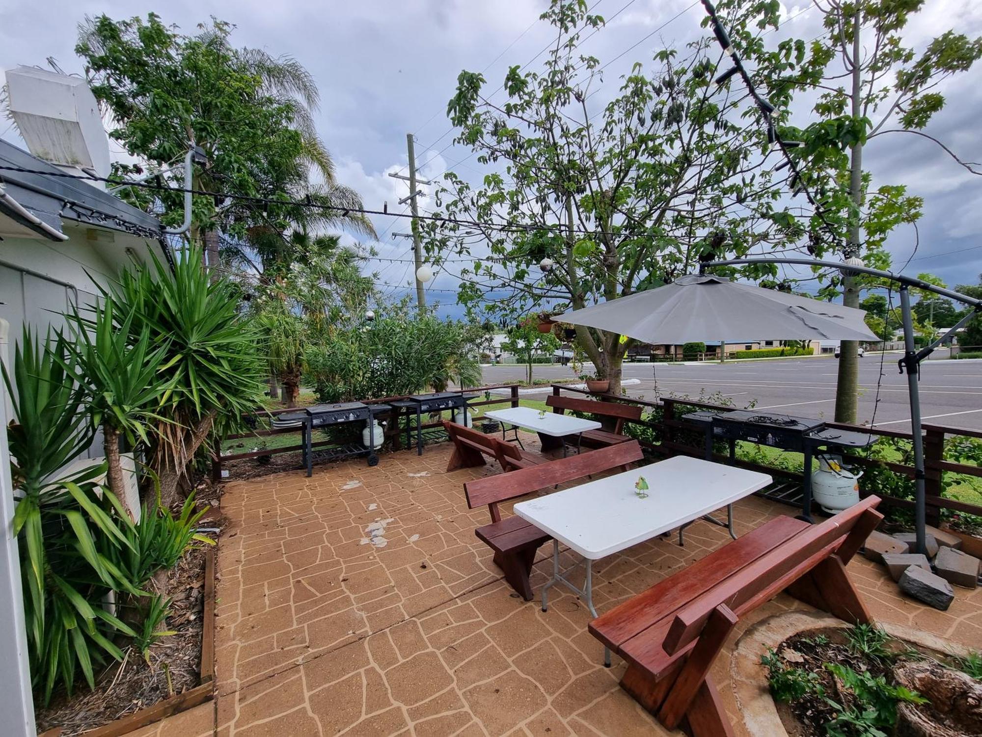 Y Motels Yarraman ภายนอก รูปภาพ